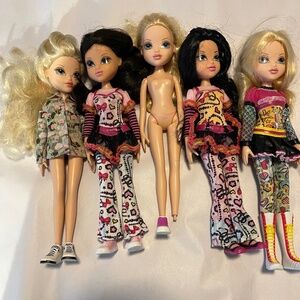 Collection of 5 Moxie Dolls- Check Them Out